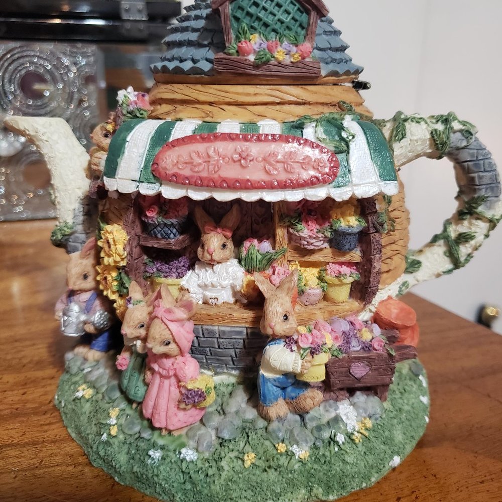 Beautiful crafted piggy bank